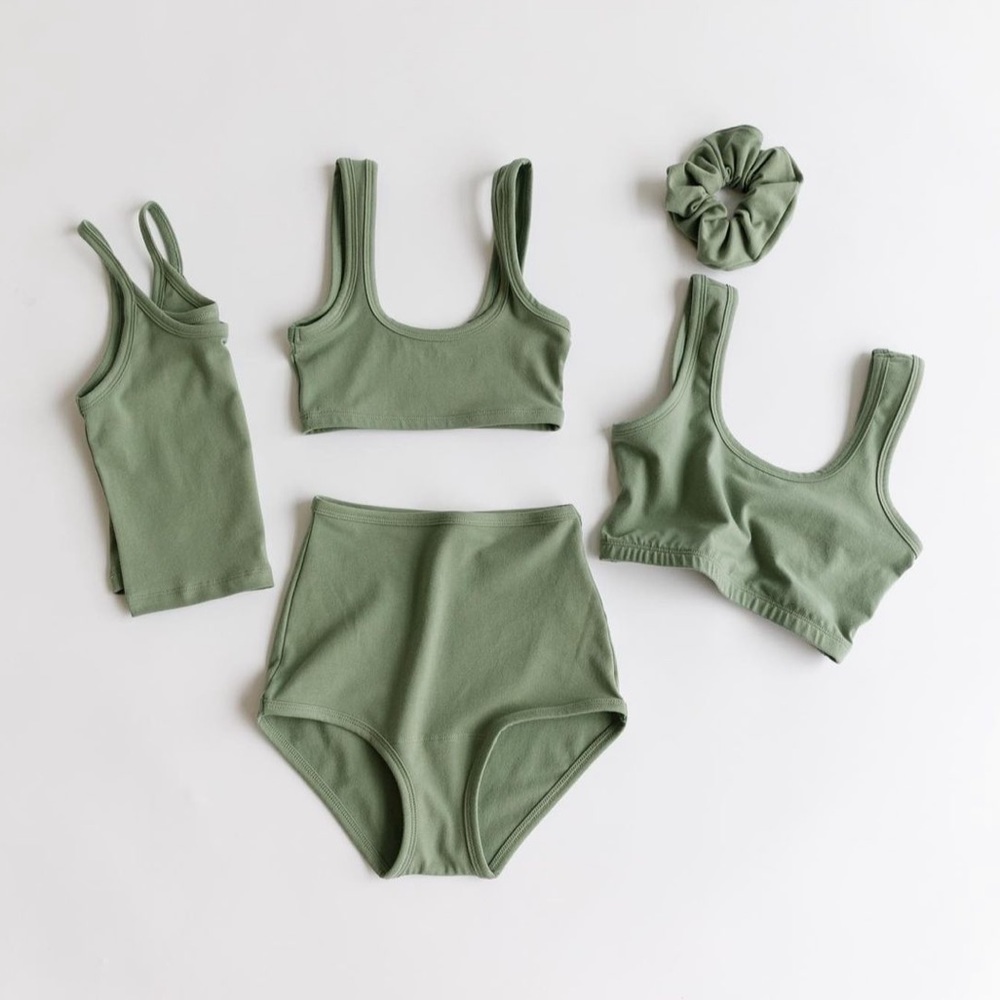 shop arq celadon set - high rise undies, crop tank, wide strap bra, sz small!